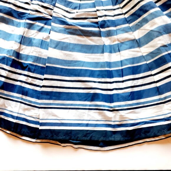 St. John's Bay Womens Skirt Navy Blue Midi Stripe A-line Size 6 New - Picture 4 of 9